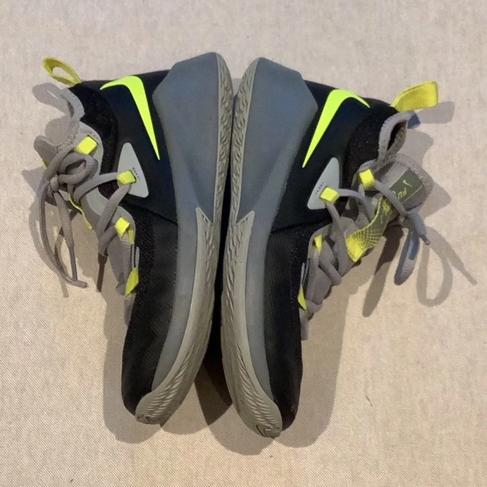Nike: Basketball SHOES - Gray/Black/Neon Yellow - Future Court 2 Size 3.5Y